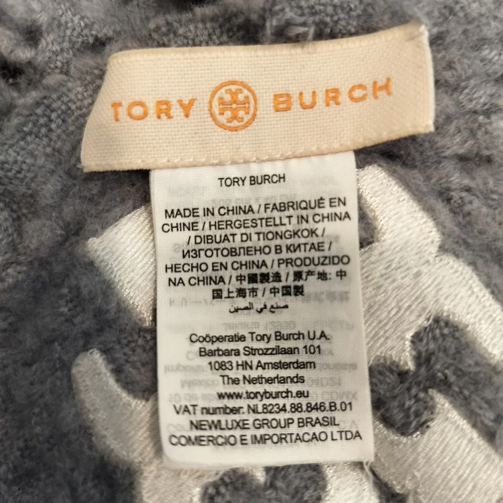 Tory Burch Wool Blend Scarf w/ Fringe 60 x 10 Logo Gray Textured Chunky